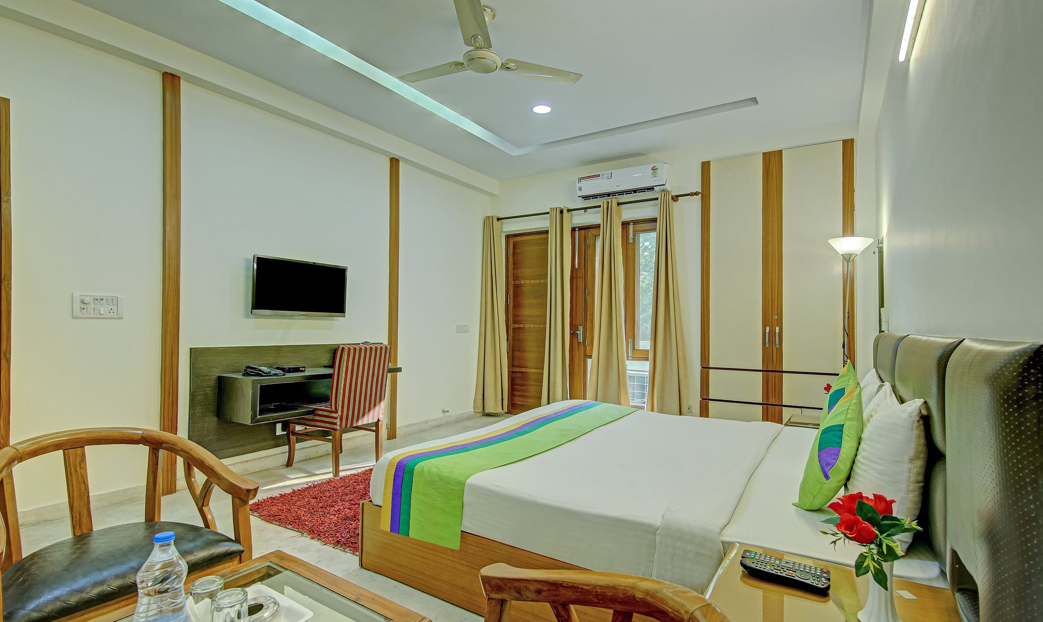 Itsy Hotels Swastika Inn Sector 26 Deluxe Double Room 9