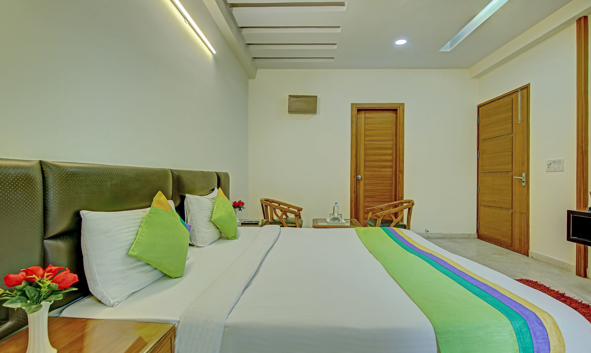 Itsy Hotels Swastika Inn Sector 26 Deluxe Double Room 2