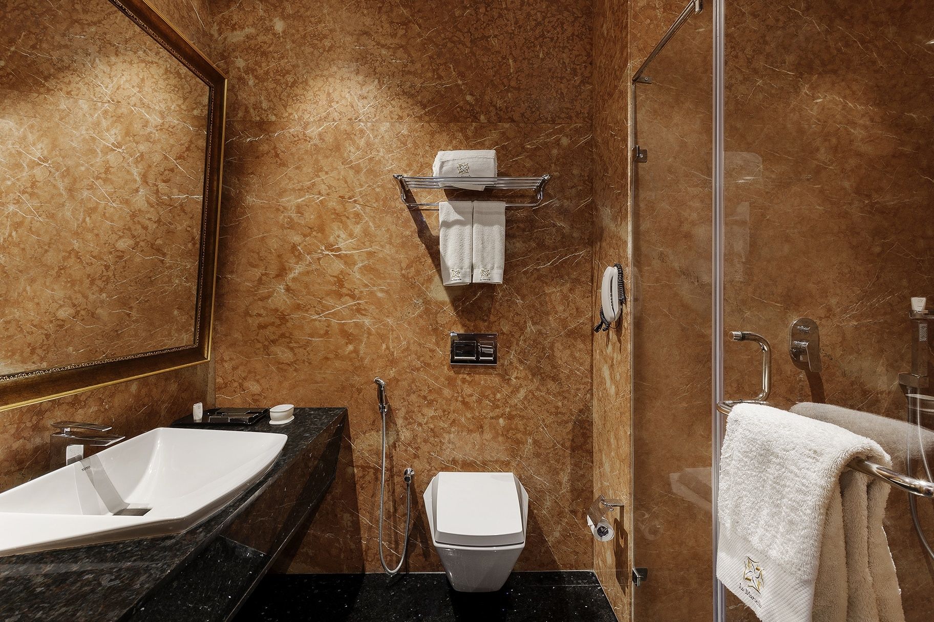 La Marvella Executive Room 6