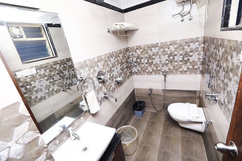 The Suncity Superior Double Room, 1 King Bed, City View 7