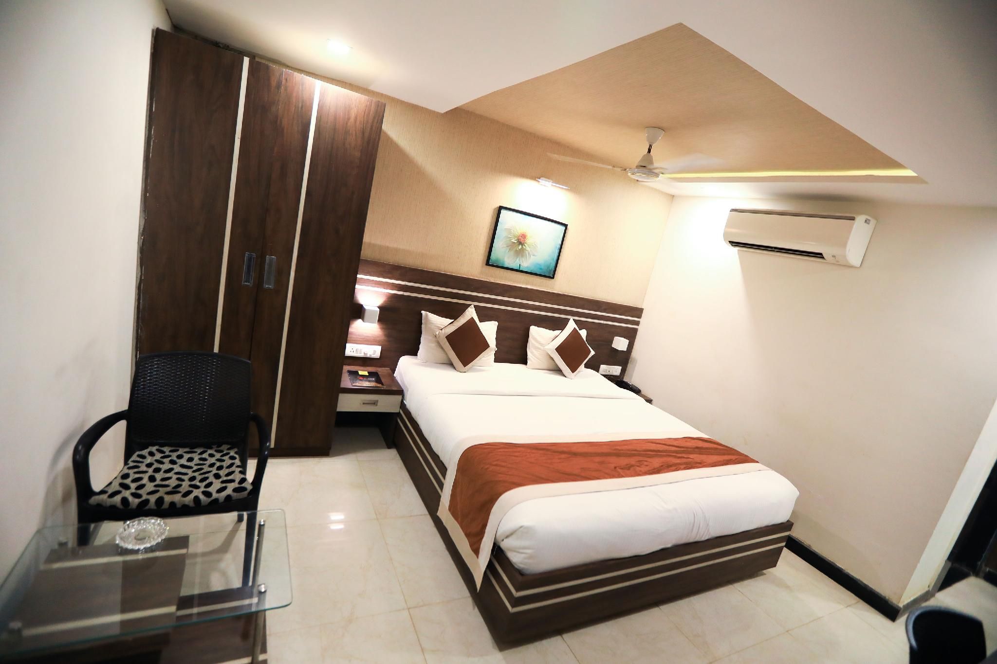 undefined The Suncity 9