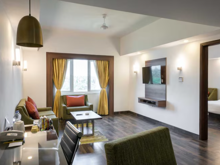 Executive Suite with Pool View