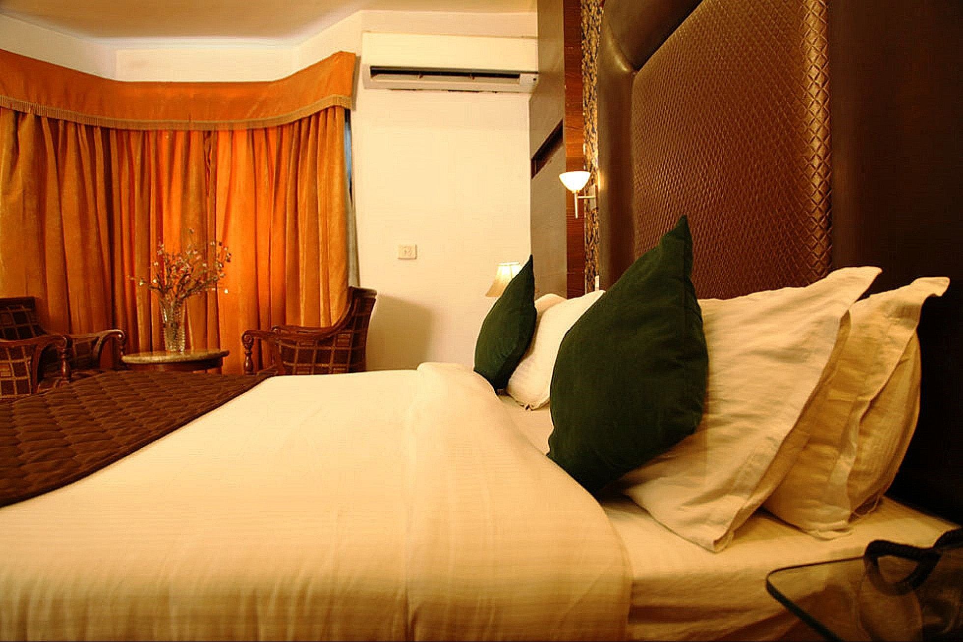 Hotel Shangri-La Executive Room 2