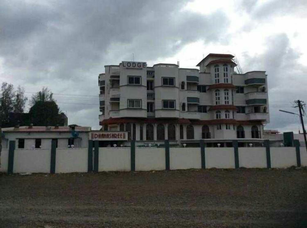 undefined Dhanashree Hospitality(Bar,Restaurant & Lodging) 6