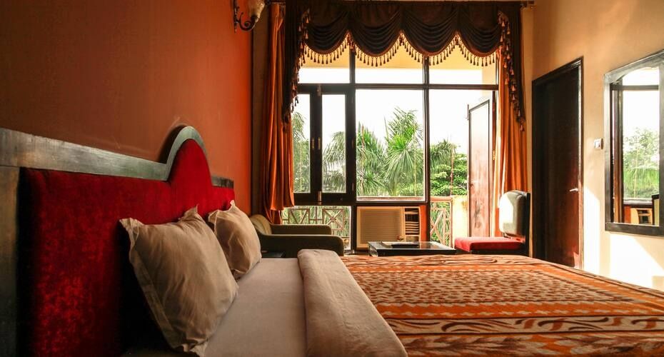Hotel Neeraj Bhawan - Triveni Ghat Deluxe Room 4