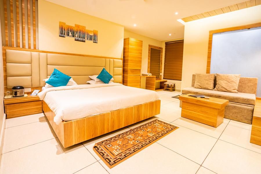 Hotel Pachmarhi Super Deluxe Room 18
