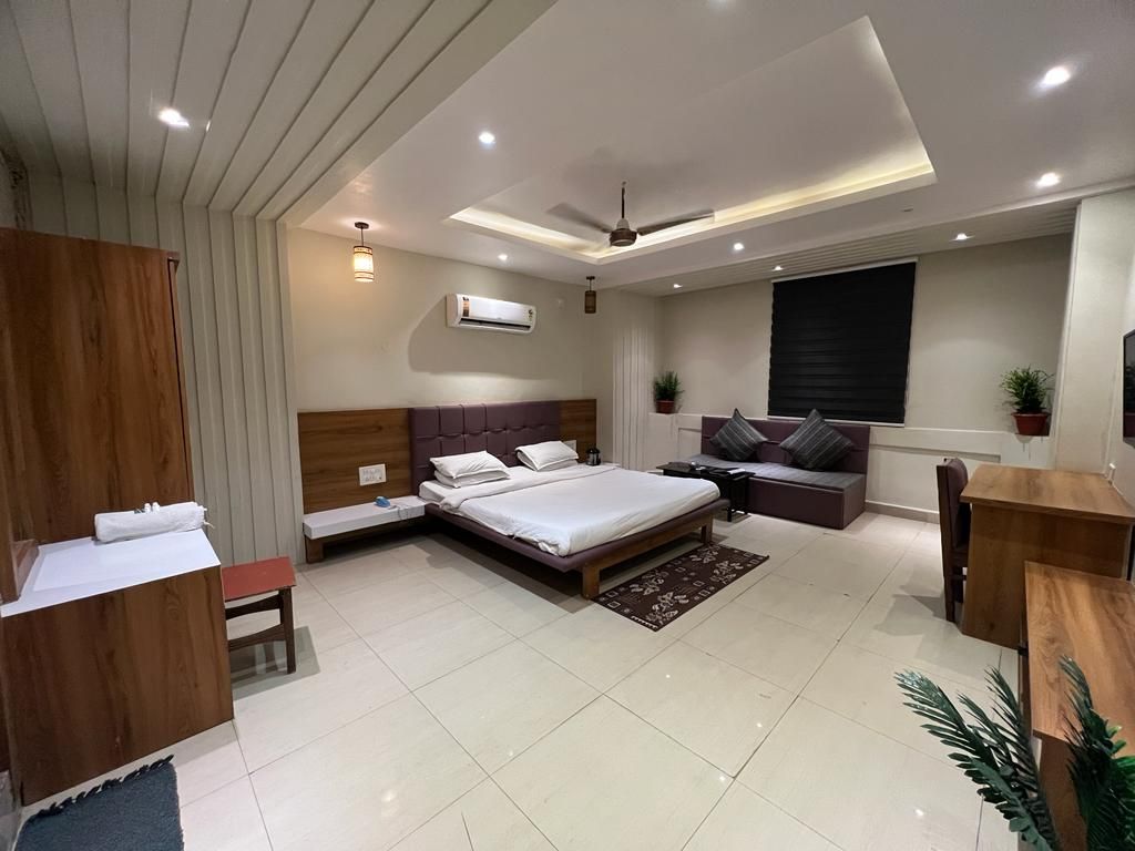 Hotel Pachmarhi Super Deluxe Room 5