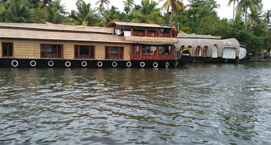 undefined Meenakshi Houseboat