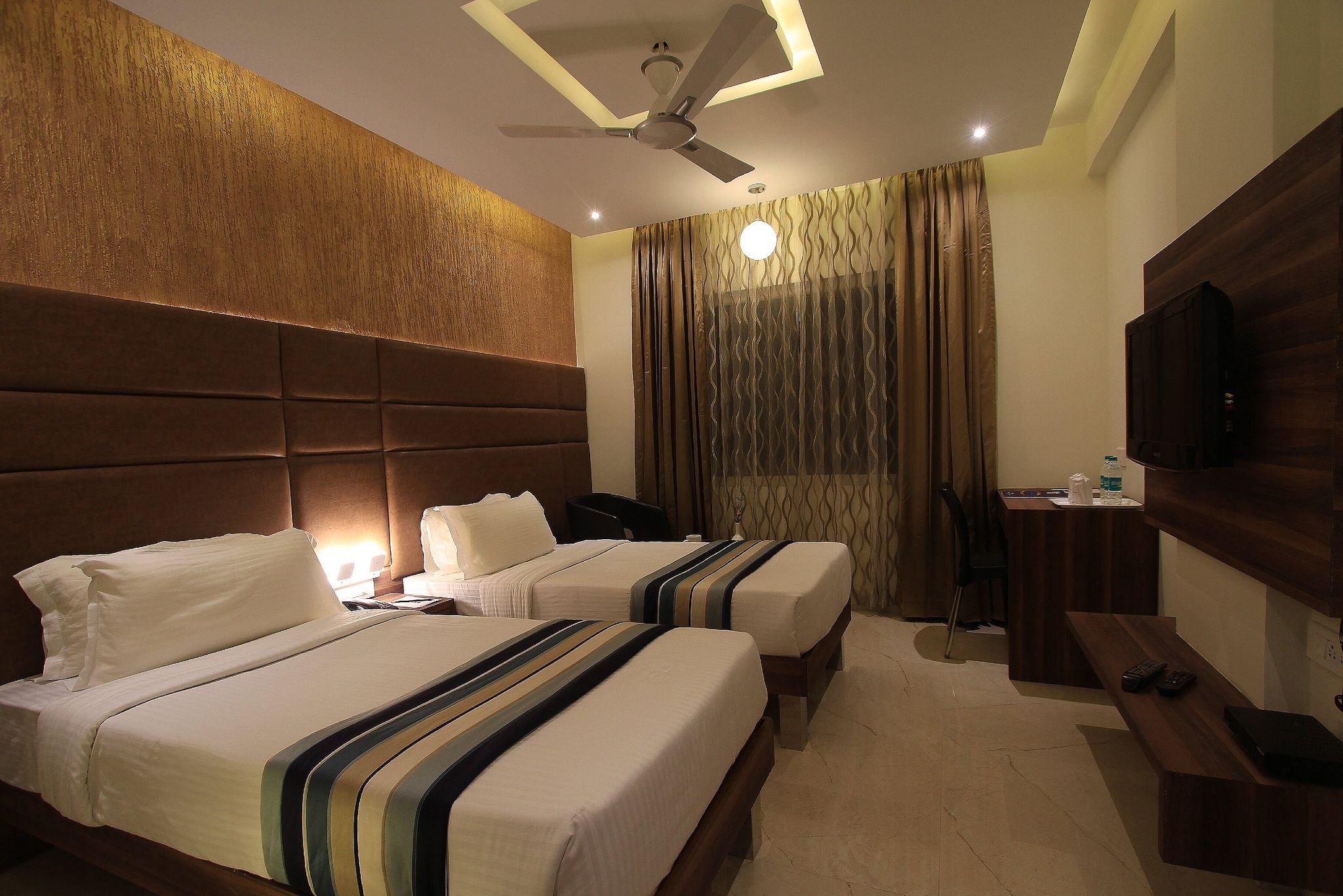Deluxe Room 1