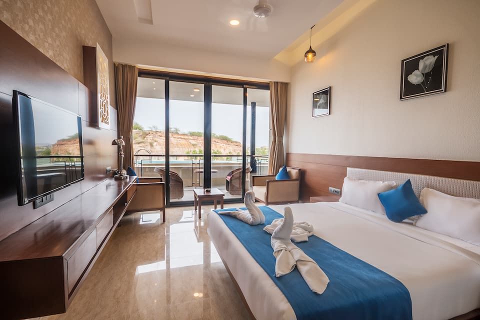  Hill View Resort Super Deluxe Room