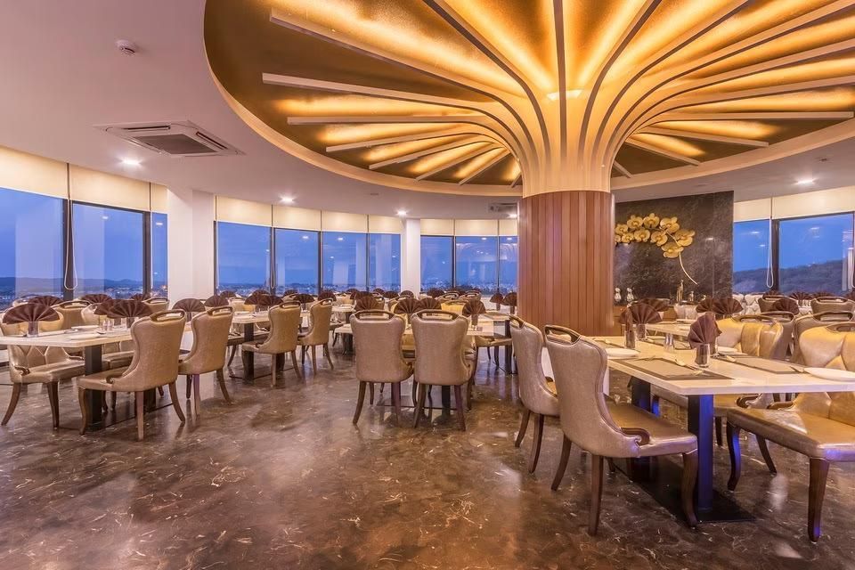 Food & Dining