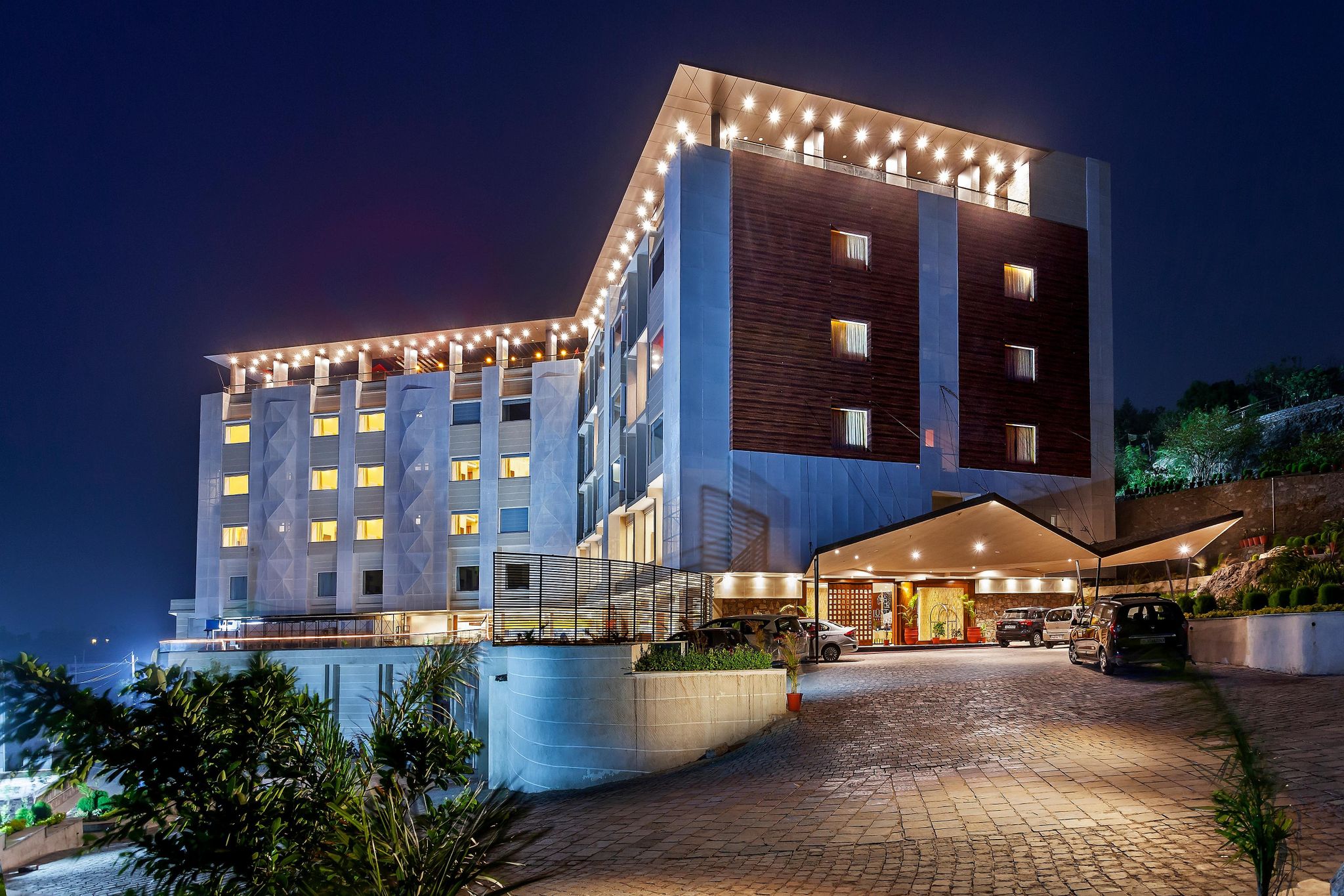 undefined juSTa Sajjangarh Resort & Spa 6