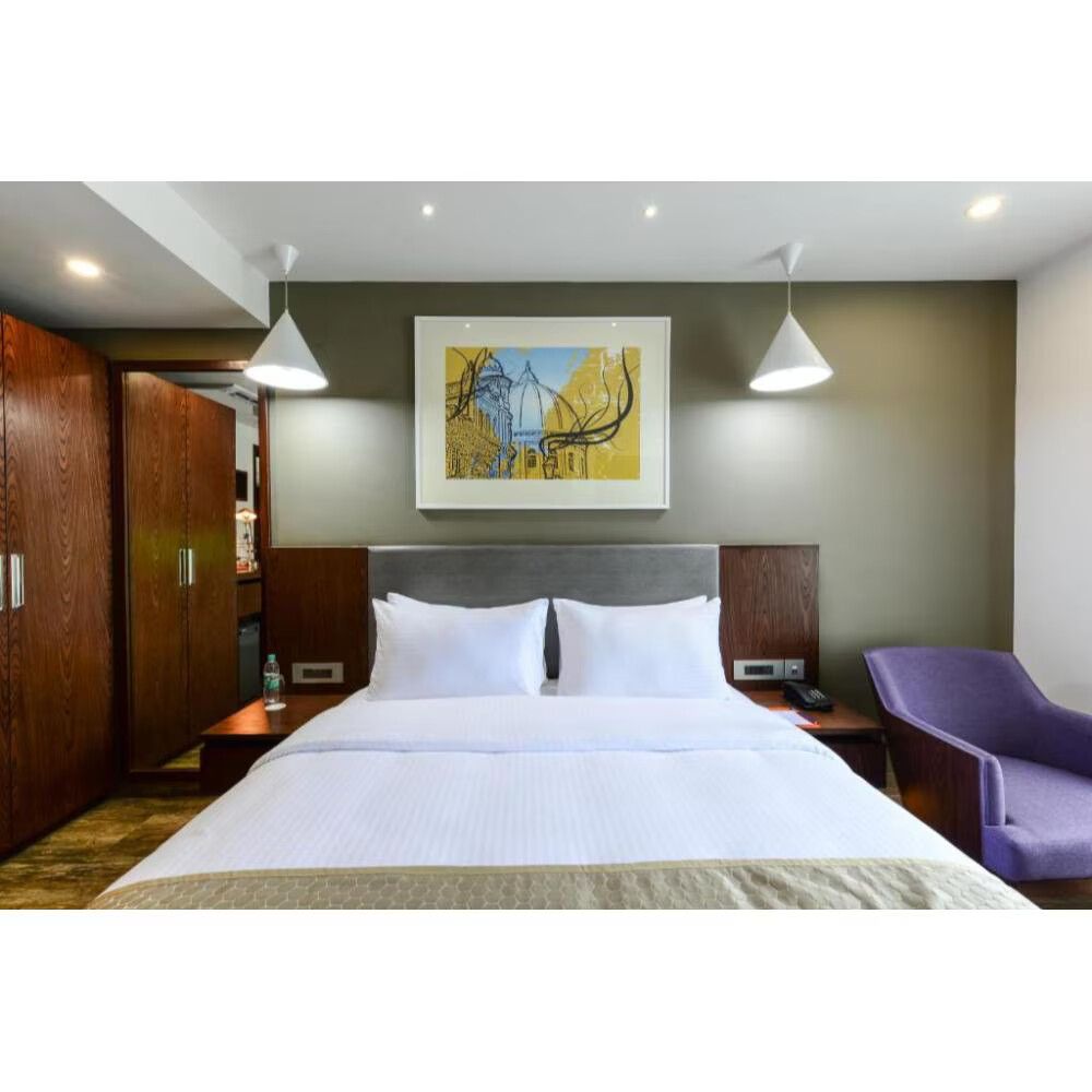 HOWARD JOHNSON BY KOLKATA Q12-Premium Queen Smoking 3