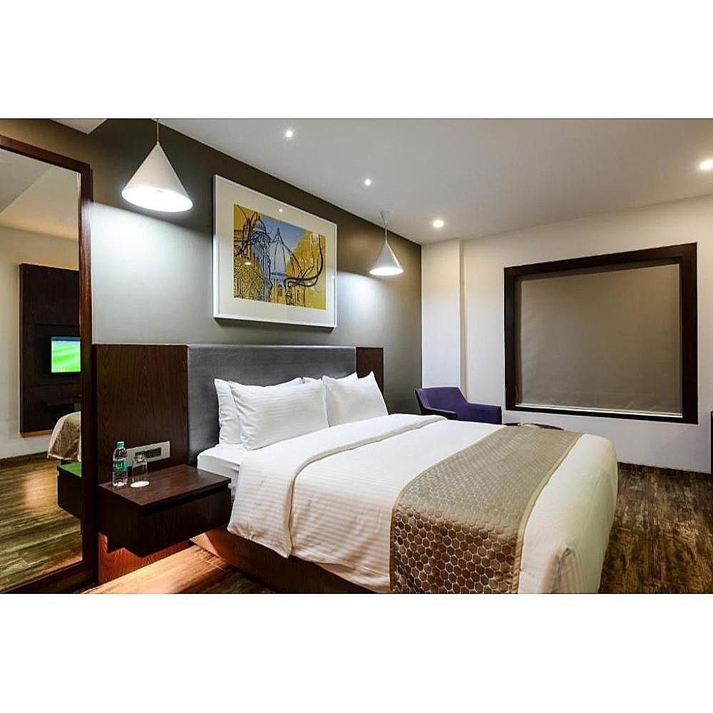 Premier Room with 1 Queen Bed