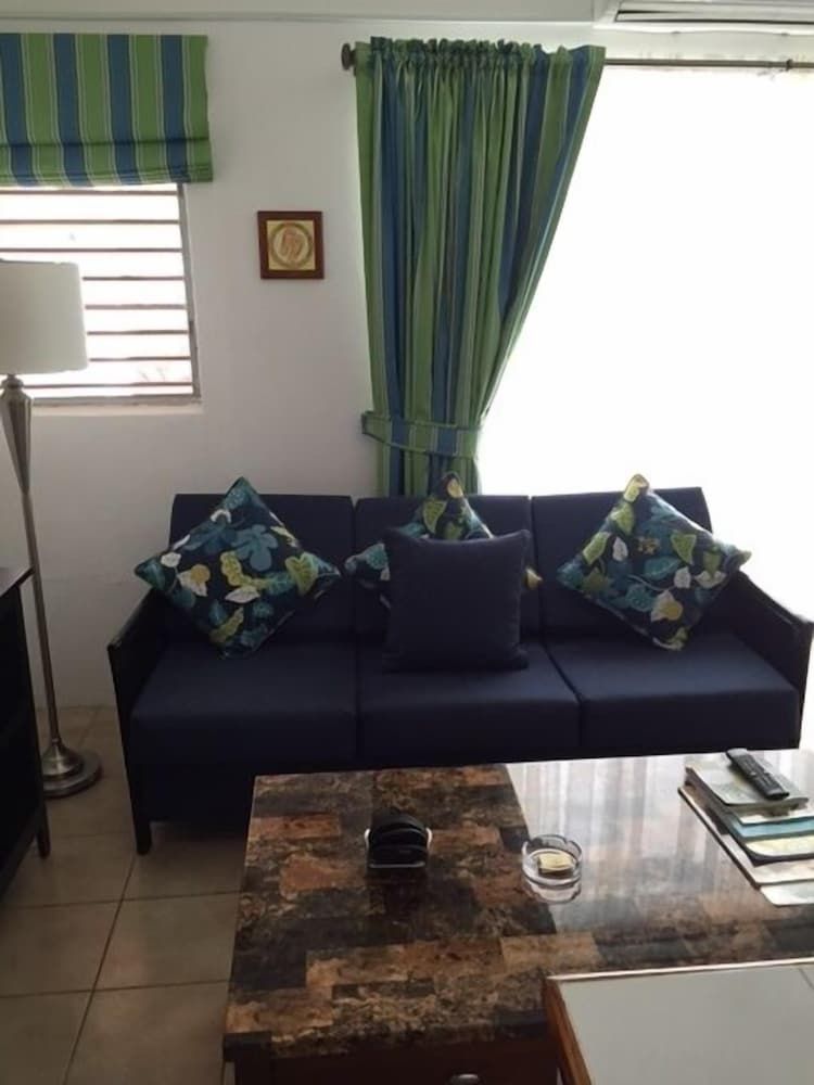 Signature Studio, 1 King Bed, Kitchen