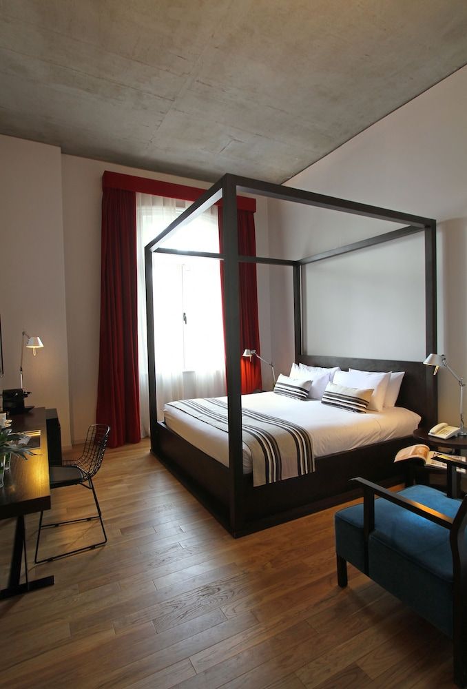 Room, 1 Queen Bed (Colonial)