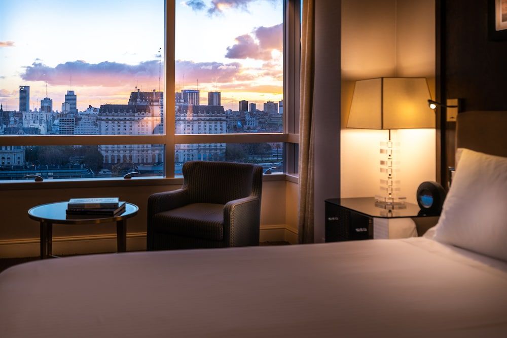 Alvear Icon Hotel Deluxe Room Grand View 8
