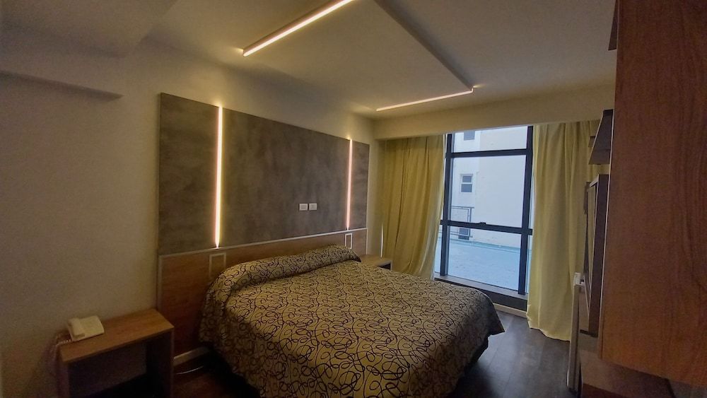 Hotel Versailles Junior Double Room