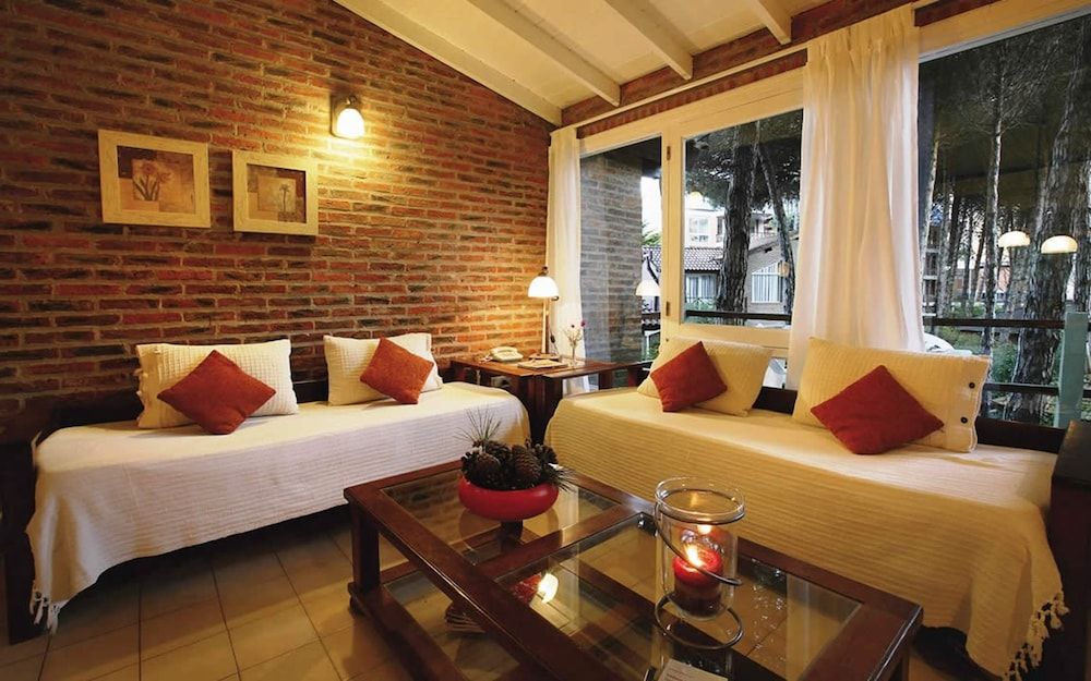 Room, 3 Bedrooms