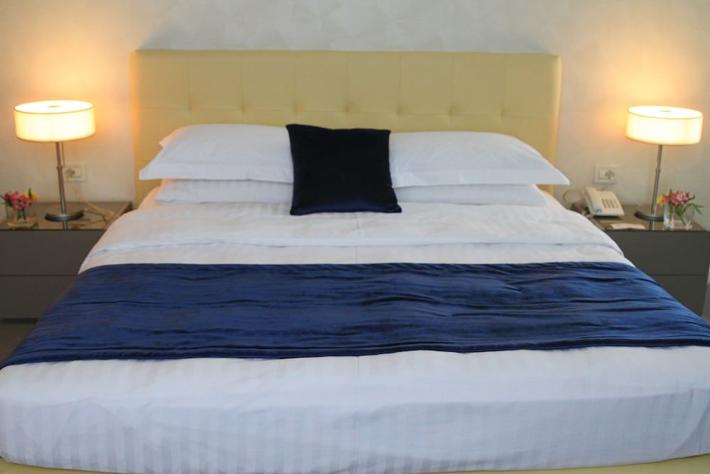 Best Western Premier Ark Hotel Comfort Room, 1 Double Bed, Non Smoking 2