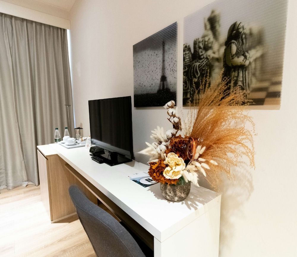 Best Western Premier Ark Hotel Comfort Room, 1 Double Bed, Non Smoking 6