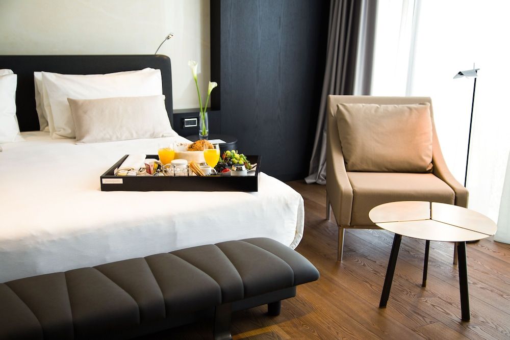 Maritim Hotel Plaza Tirana Business Double or Twin Room 6