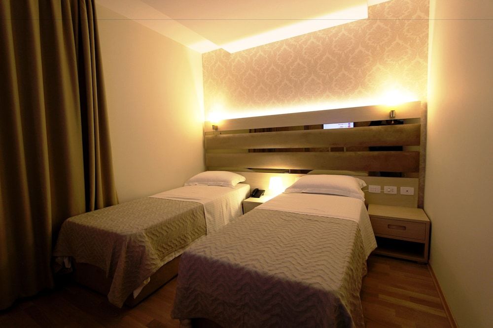 Capital Tirana Hotel Twin Room 4