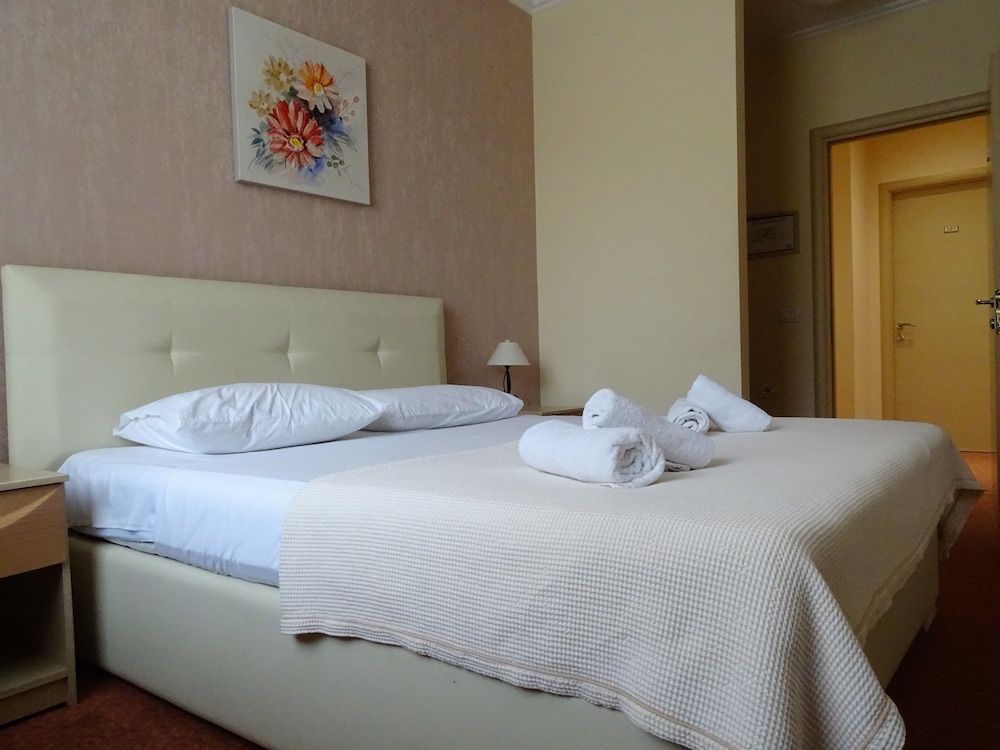 undefined Signature Idea Hotel 9