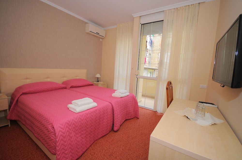 undefined Signature Idea Hotel