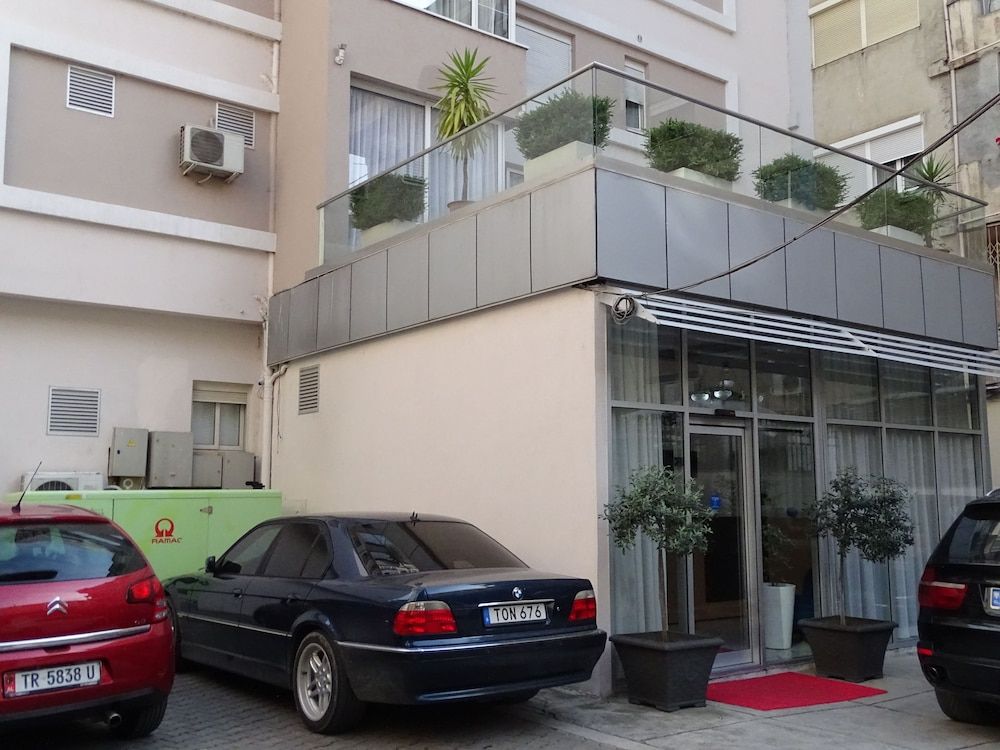 undefined Signature Idea Hotel 5