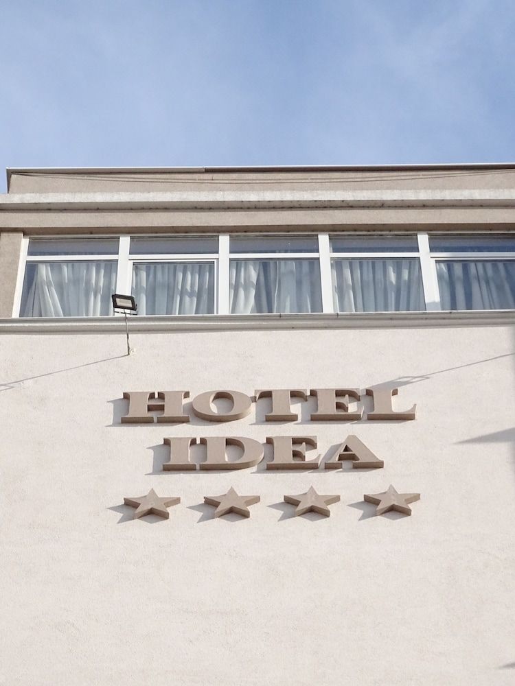 undefined Signature Idea Hotel 4