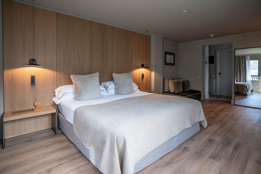 Serras Andorra Junior Suite