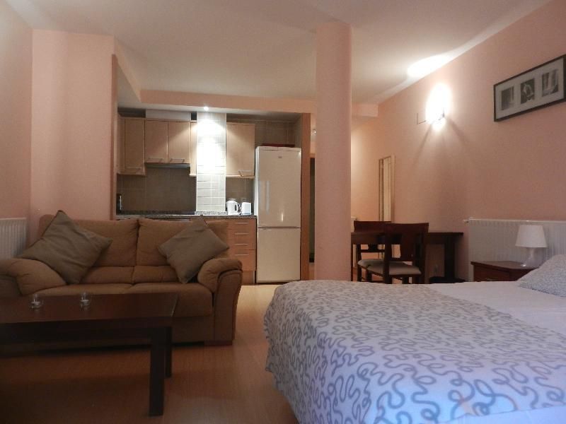 Studio (1-2 Adults)