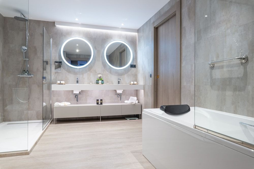 Grand Plaza Hotel & Wellness The Grand Level Suite 4