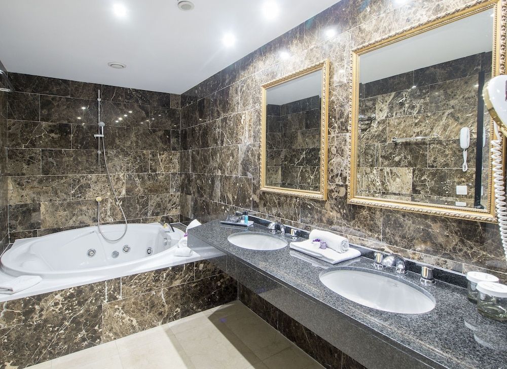 Hotel Spa Princesa Parc Excellence Royal Suite, 1 Queen Bed with Sofa bed, Valley View 11