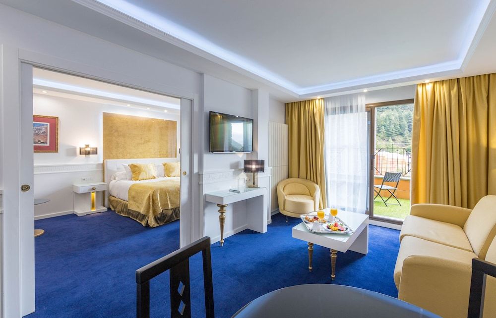 Hotel Spa Princesa Parc Excellence Royal Suite, 1 Queen Bed with Sofa bed, Valley View 7