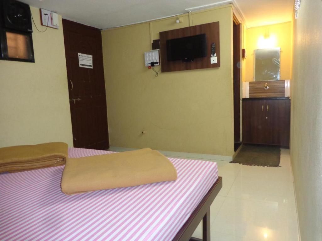 Standard Double Bed Non AC Room