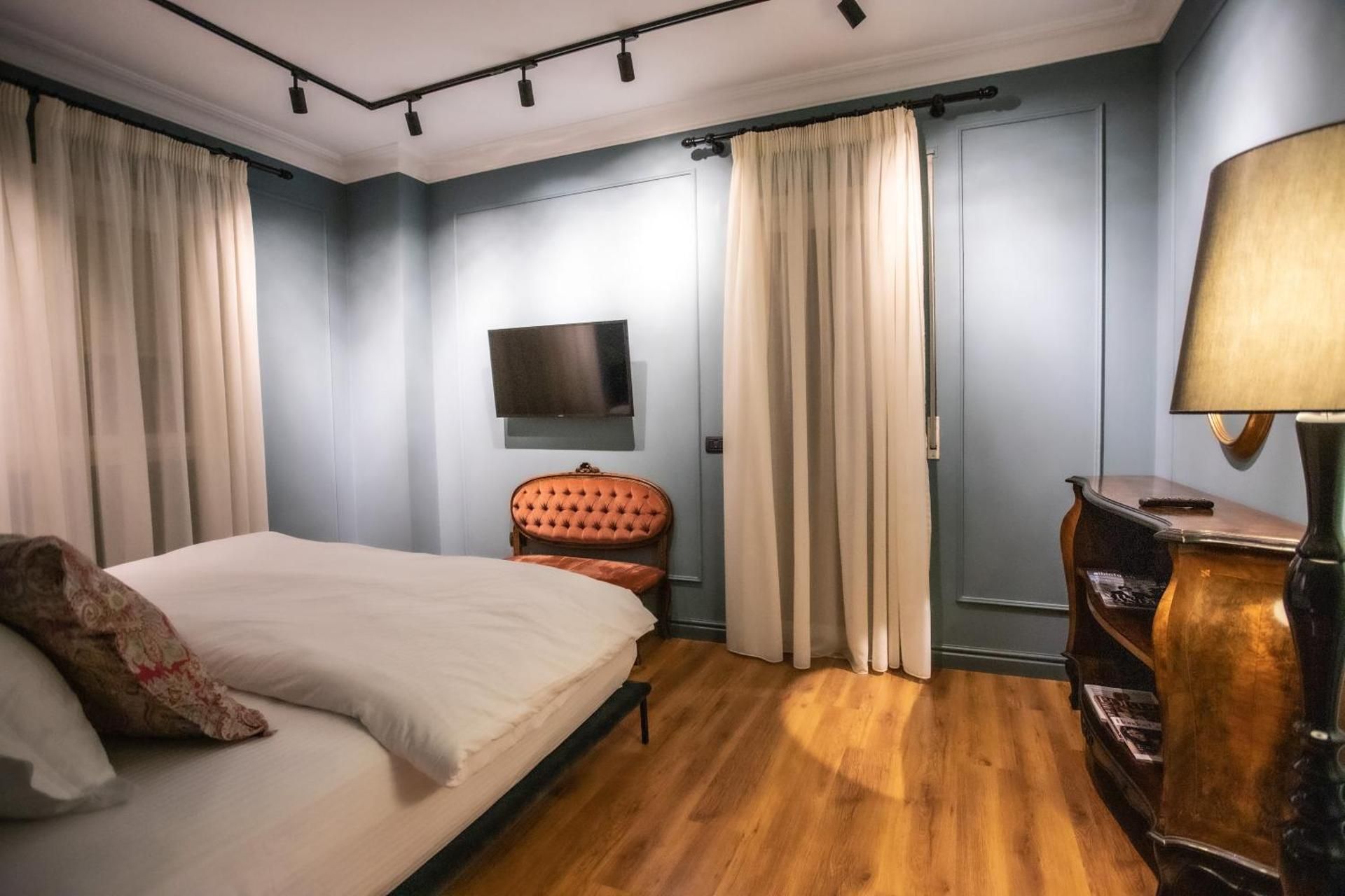 undefined Mondial Hotel 8