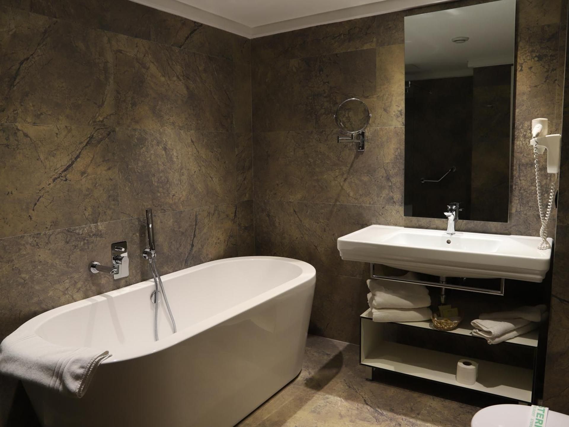 undefined Mondial Hotel 7