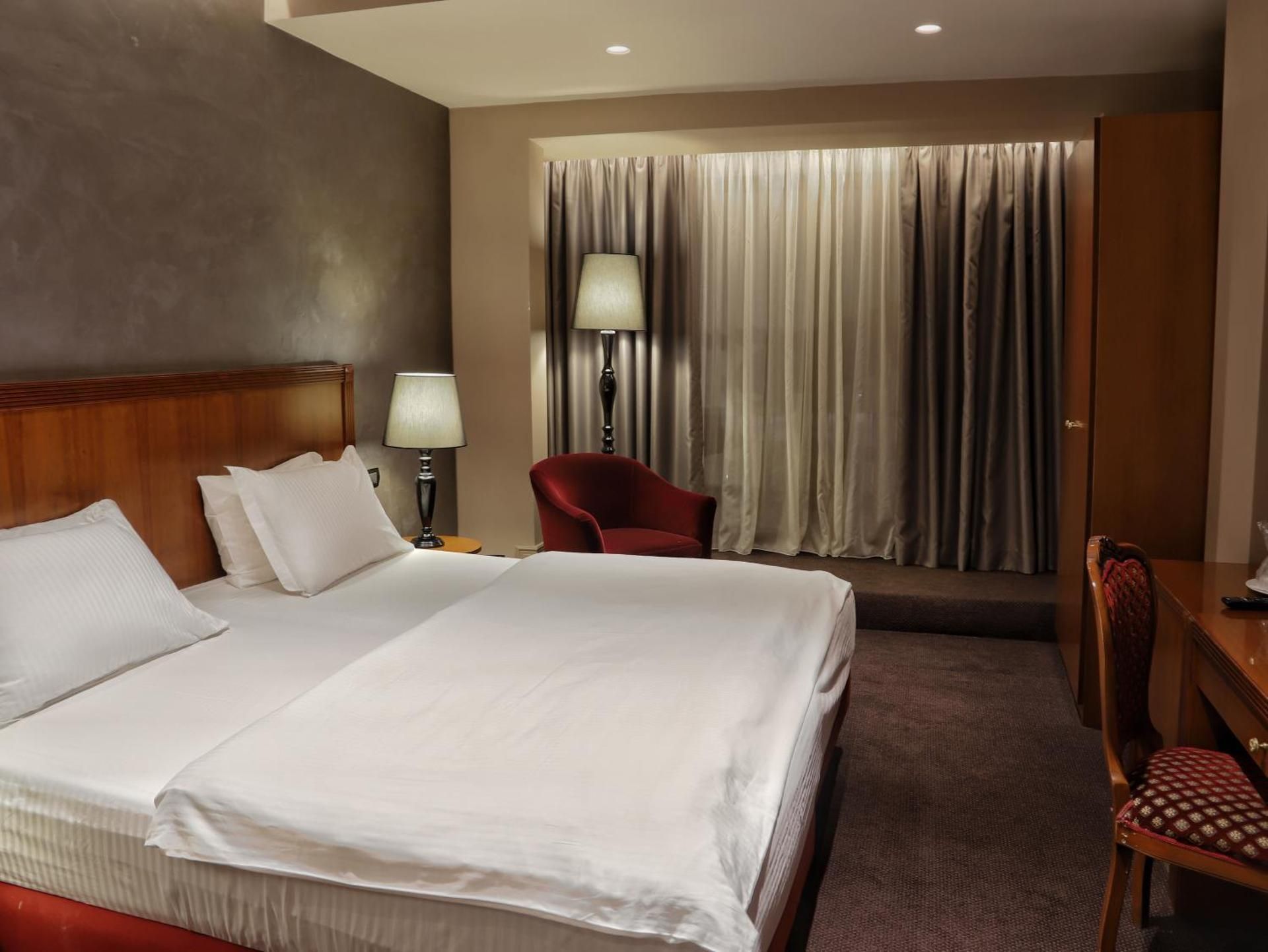 undefined Mondial Hotel 6