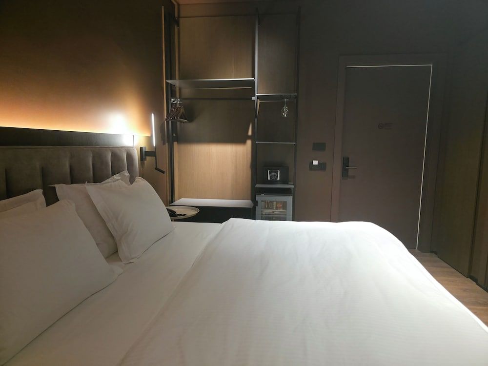 Mondial Hotel Standard Double Room