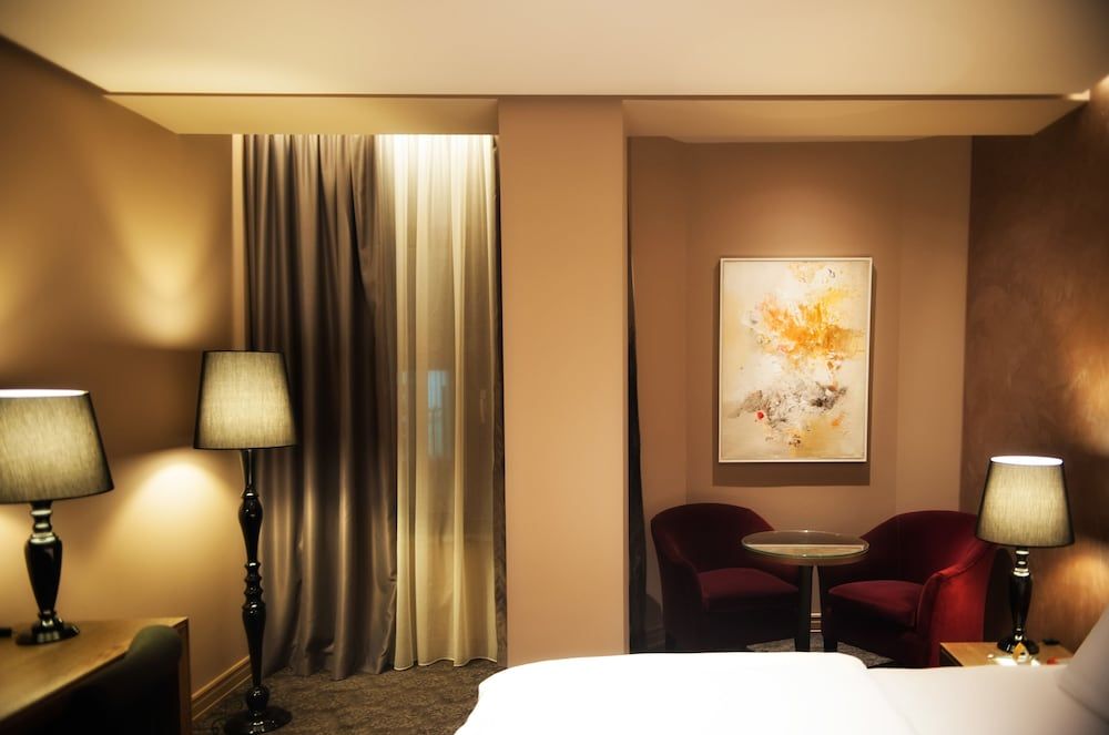 Mondial Hotel Standard Double Room 5