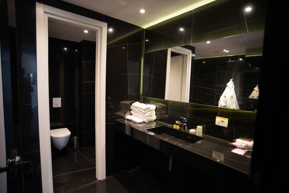 Bougainville Bay Hotel Deluxe Double Room, Patio 5