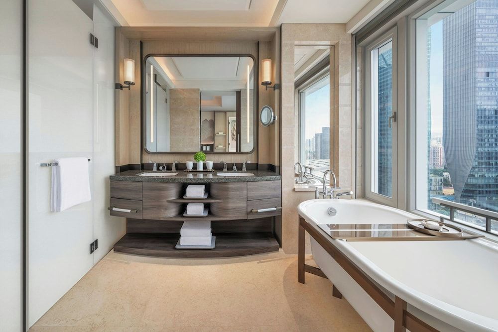 The Ritz-Carlton, Shenzhen Design Garden View King Room 5