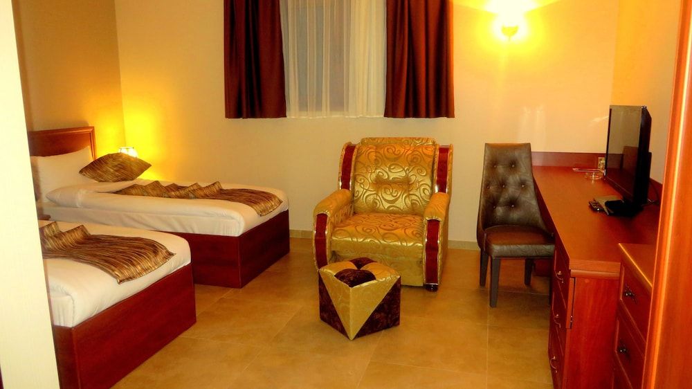 Park Avenue Hotel Standard Twin Room, City View 15