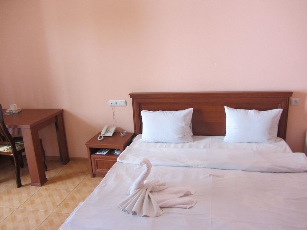 Primer Hotel Standard Double Room 2