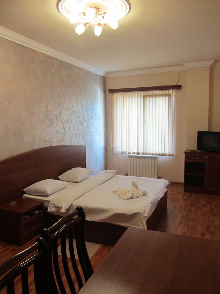 Primer Hotel Standard Double Room 3