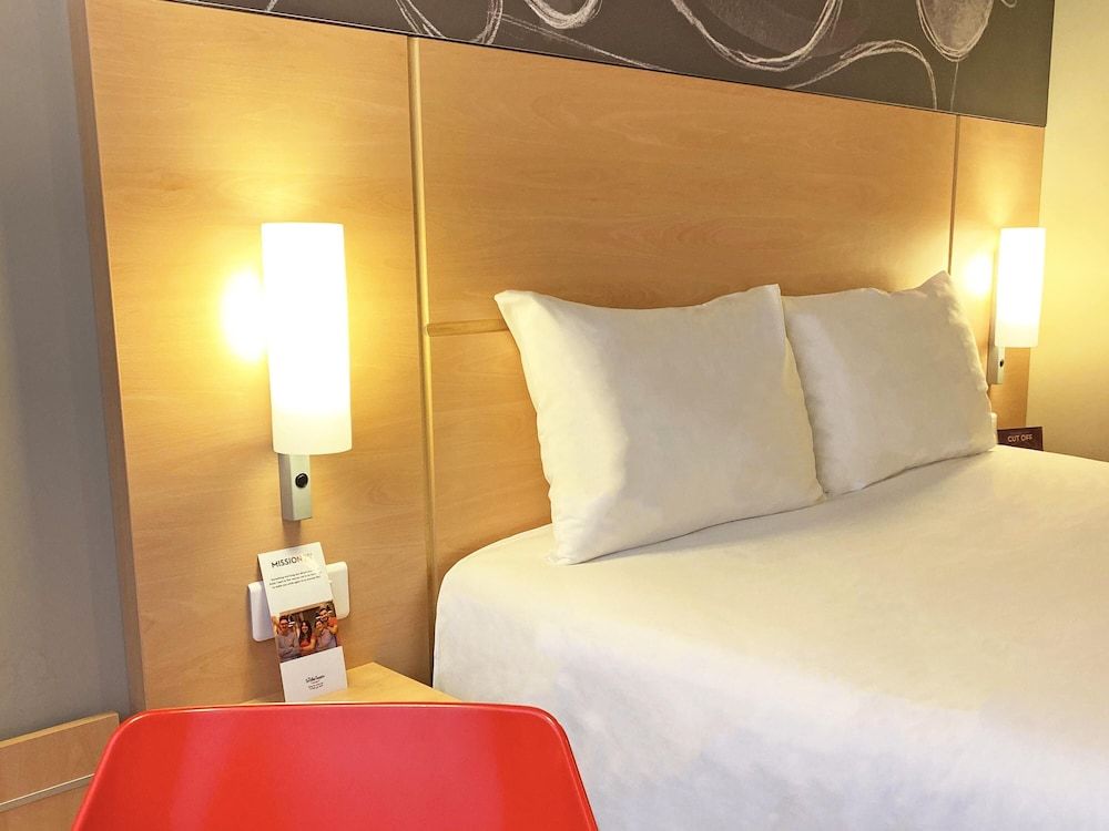 ibis Yerevan Center