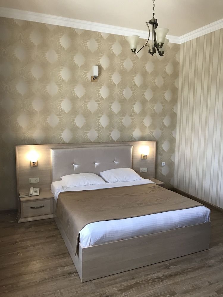 Suite, River View