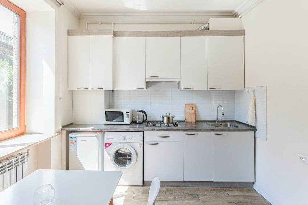 RIS Central Apartments Yerevan 1 bedroom on Amiryan 10 7